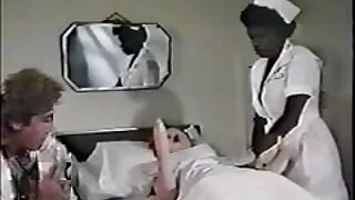 Uma bela tatuagem pornô vídeo pornô grátis na bunda de uma garota desempenhou um papel importante antes de começar o sexo