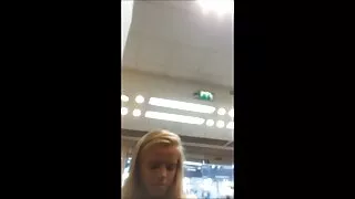 A linda garota chupou um pau grande e vídeos pornô brasileiro gratuito deu a bucetinha do cara