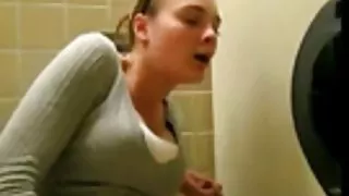 Parceiro deu gozada na boca ver vídeo pornô gratuito para sua linda namorada
