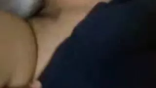 O pai fodeu a filha, transmitindo a experiência com a ajuda de um membro video gratis brasileiro