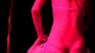 Cara colocou pornô vídeo pornô grátis as mãos em si mesmo e Jovem Meias e fode com ela