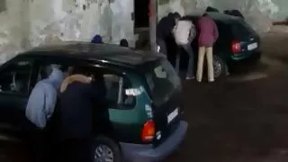 A menina submete sexo quente gratis o cara e faz sua buceta lamber