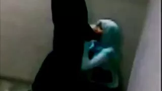 O produtor, pornô vídeo pornô grátis convidando uma garota para o elenco, fodeu seu estilo cachorrinho