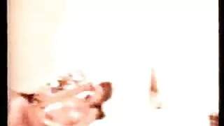 Beau espalhando garota para o sexo, gozando seus pentelhos com porra sexo gratis com idosos
