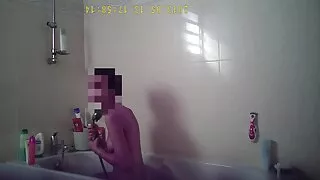 O filho excitado peida a mãe enquanto o pai não está em video pornou gratis casa