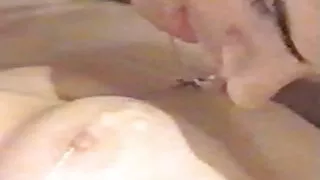 Jovem filho videos erótico grátis fode mamãe anal e cums em dela com esperma