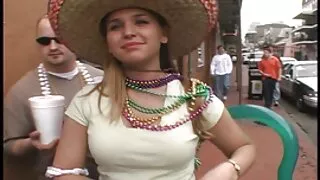 Vídeo videos erótico grátis onde os rapazes fodem as raparigas e desenvolvem os seus buracos anais