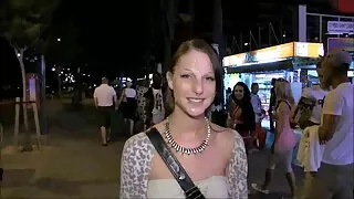 A mãe madura vídeo pornô gratuito brasileiro levou a filha ao Orgasmo ao fodê-la