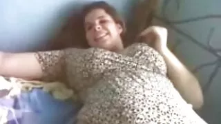 O convidado fode sua esposa vidio pono gratuito com o marido, organizando um show na frente dele