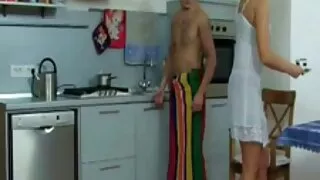 A estudante Mãe Russa seduziu o videos brasileiros gratis genro nativo