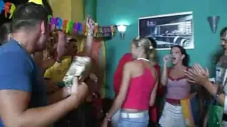 Menina e seu primeiro filme pornô caseiro gratuito sexo anal, russo excitação e orgasmo