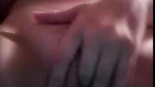 Rapazes adolescentes bonitos fodem com uma morena Boazona vídeos pornô gratis