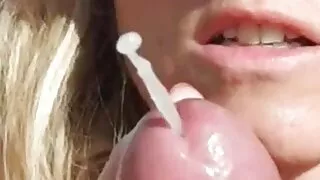 O cara tem uma beleza na bunda e puxa seu esperma para vídeos gratuitos pornô dentro
