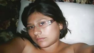 Trio quente com uma videos de sexo gratuito brasileiro linda morena que deu aos caras uma massagem profunda na buceta e no ânus