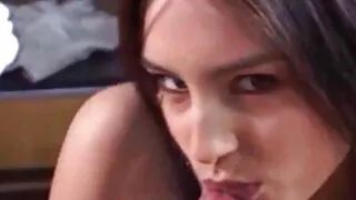 Duas lindas loiras fazem filme pornô gratuito sexo anal