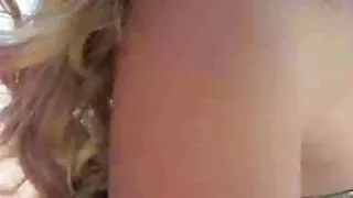 Mãe lésbica e filha desfrutaram de uma sexo quente gratis carícia oral juntas