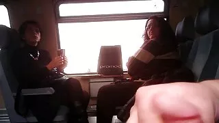 As raparigas adultas vieram ao vizinho e foderam-no vídeos pornô grátis vídeos pornô grátis