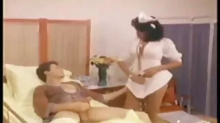 A rapariga russa seduziu o rapaz a foder na pausa para o almoço no videos eróticos grátis trabalho