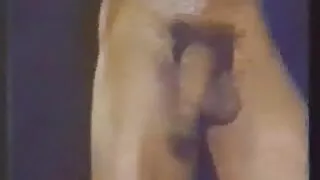 Masturbando sua buceta, garota gorda chupa o pau vídeos de pornos grátis